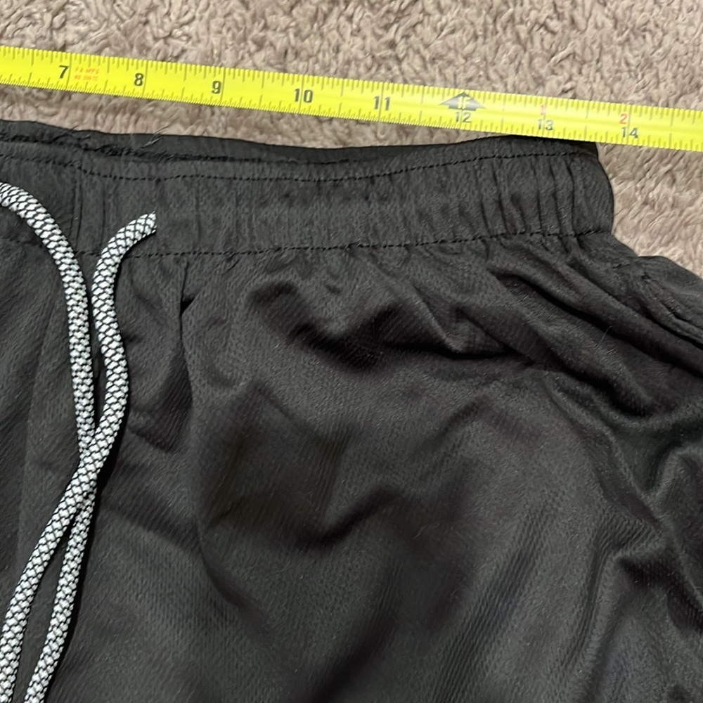 Men’s workout shorts - Picture 5 of 10